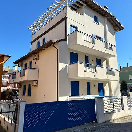 Residence Stefania Attici Su 2 Livelli - Agenzia Cocal Caorle Buitenkant foto