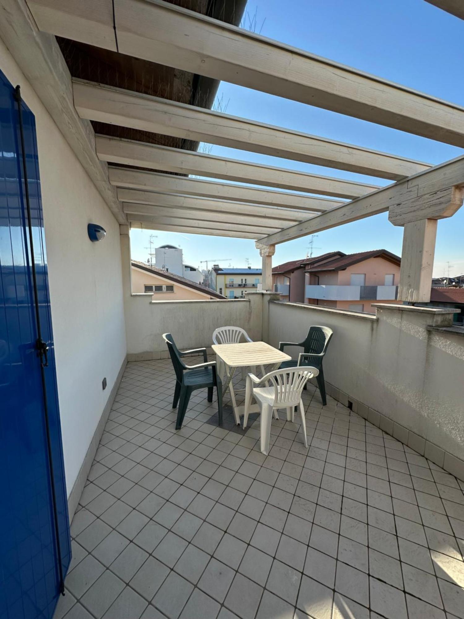 Residence Stefania Attici Su 2 Livelli - Agenzia Cocal Caorle Buitenkant foto