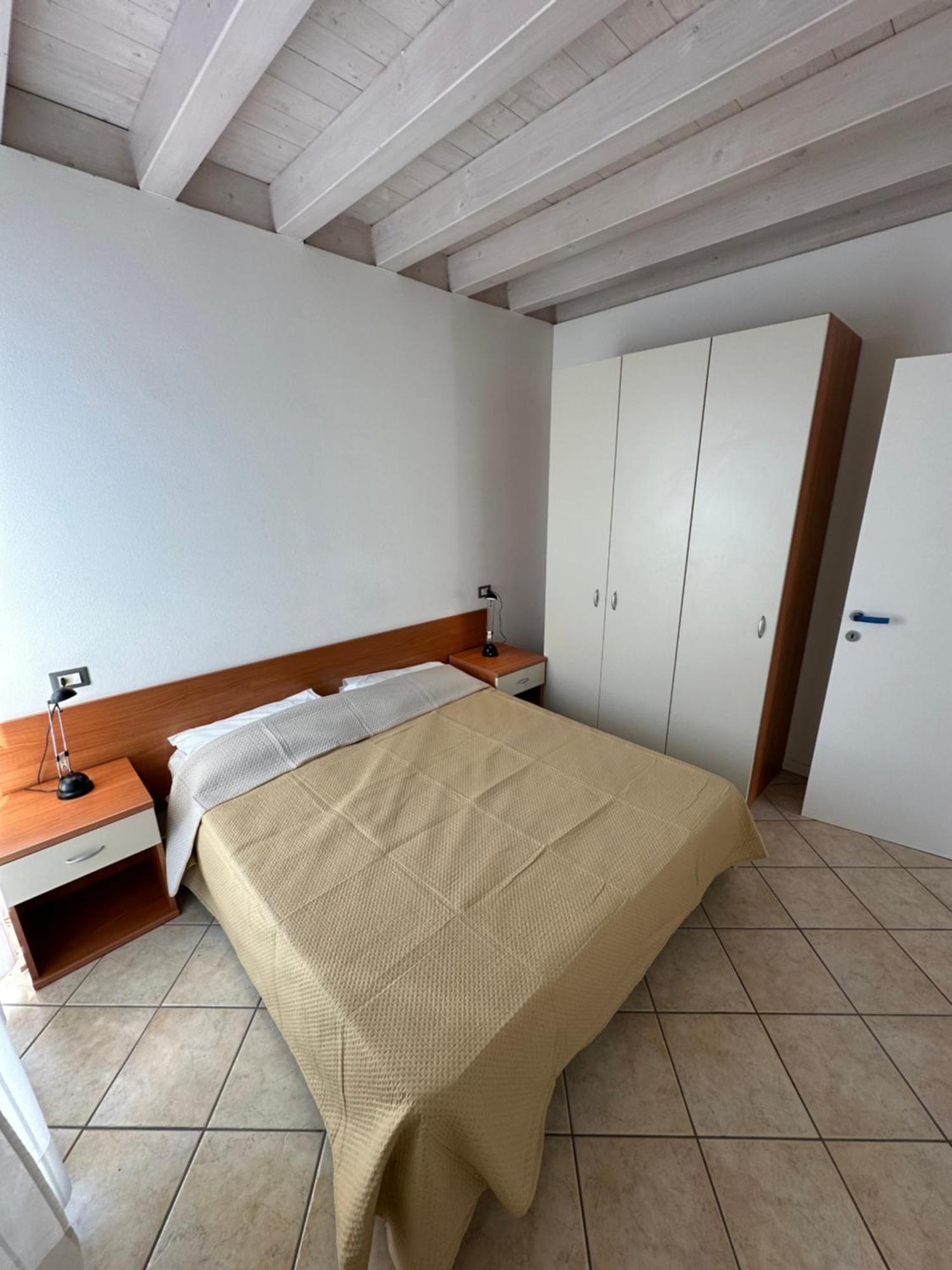 Residence Stefania Attici Su 2 Livelli - Agenzia Cocal Caorle Buitenkant foto